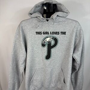 This Girl Loves the P Philadelphia Eagles Gray Sweatshirt Womens Medium No Tag